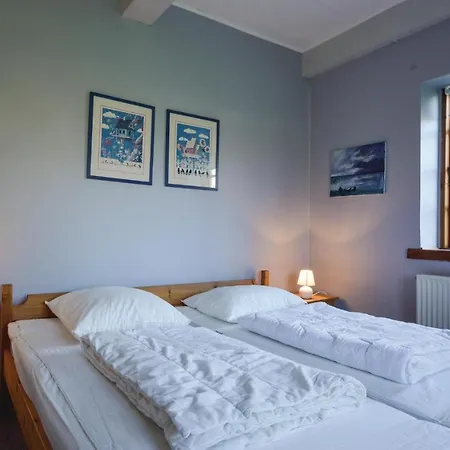 Vakantiehuis Stunning In With Kitchen